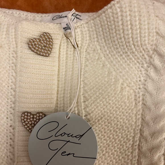 White Knit Crop Top | Pearl Straps | Pearl heart buttons | White Pearl Tank - Picture 3 of 4